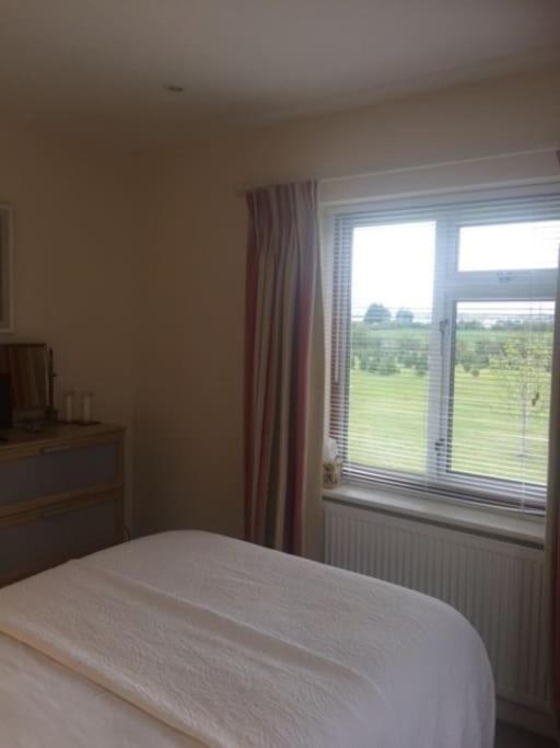 Cotswold Edge Guest Suite With Broadway Hill View Badsey Luaran gambar