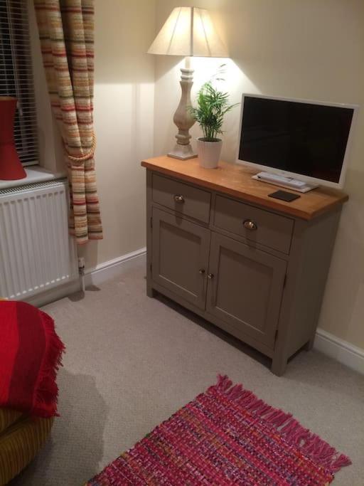 Cotswold Edge Guest Suite With Broadway Hill View Badsey Luaran gambar